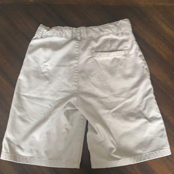 IZOD UNIFORM BOYS SHORTS - Picture 2 of 3